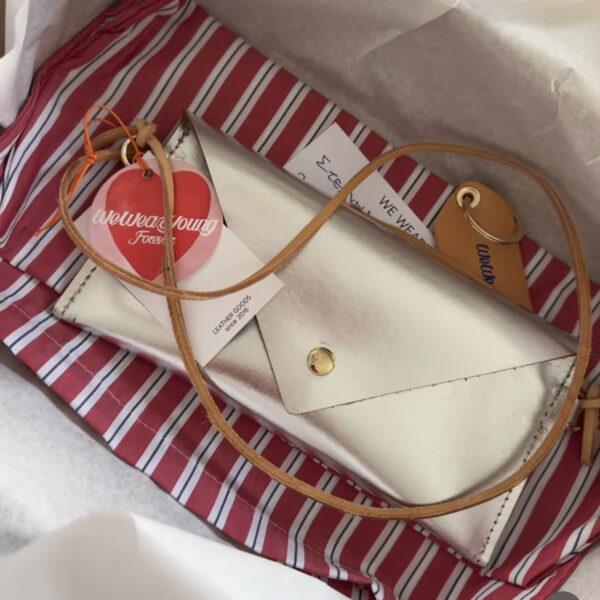 Δερμάτινη Τσάντα φάκελος - μεταλλικό χρυσό