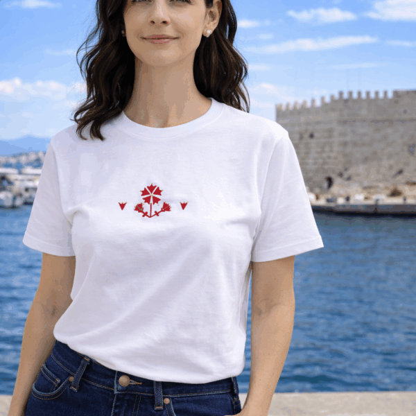 Κεντημένο T-shirt με το σχέδιο μας Παραδοσιακό Λουλούδι